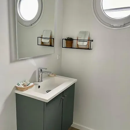 Tatil Evi Hausboot Aurora Luebeck *
